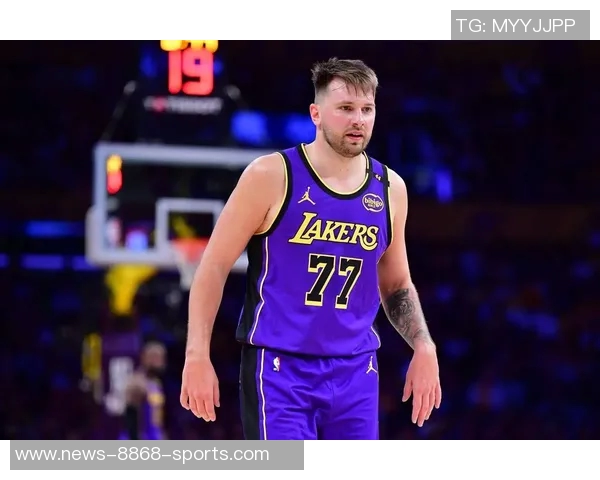 东契奇单打无解湖人防守漏洞显现后场短板依旧难以弥补