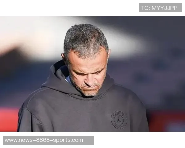 恩里克坚定支持舍瓦利耶:后卫失误不影响我们对他的信任 恩里克坚定支持舍瓦利耶:后卫失误不影响我们对他的信任